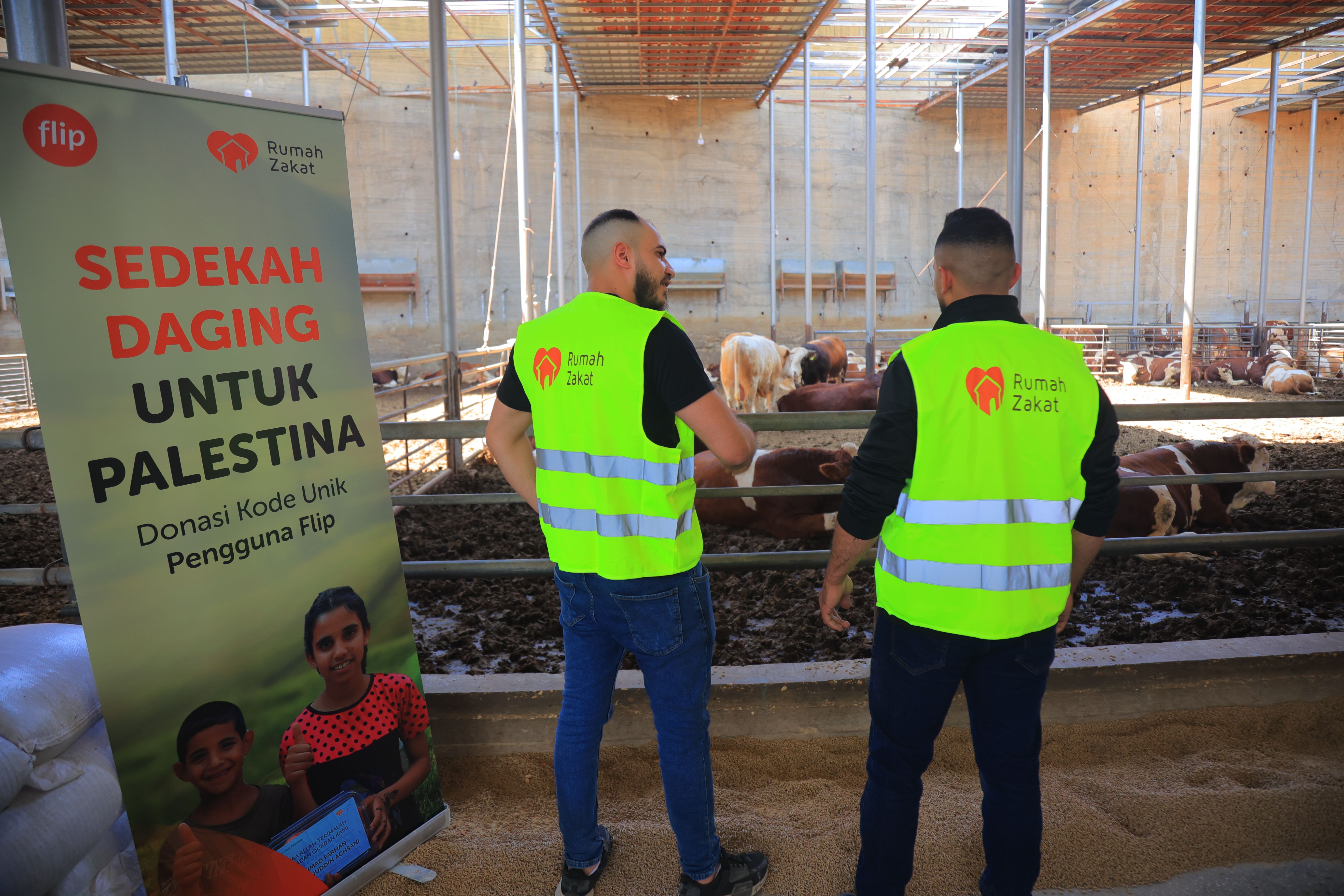 Flip Menyalurkan Sedekah Daging untuk Palestina Bersama Rumah Zakat (Maret - Mei 2025)