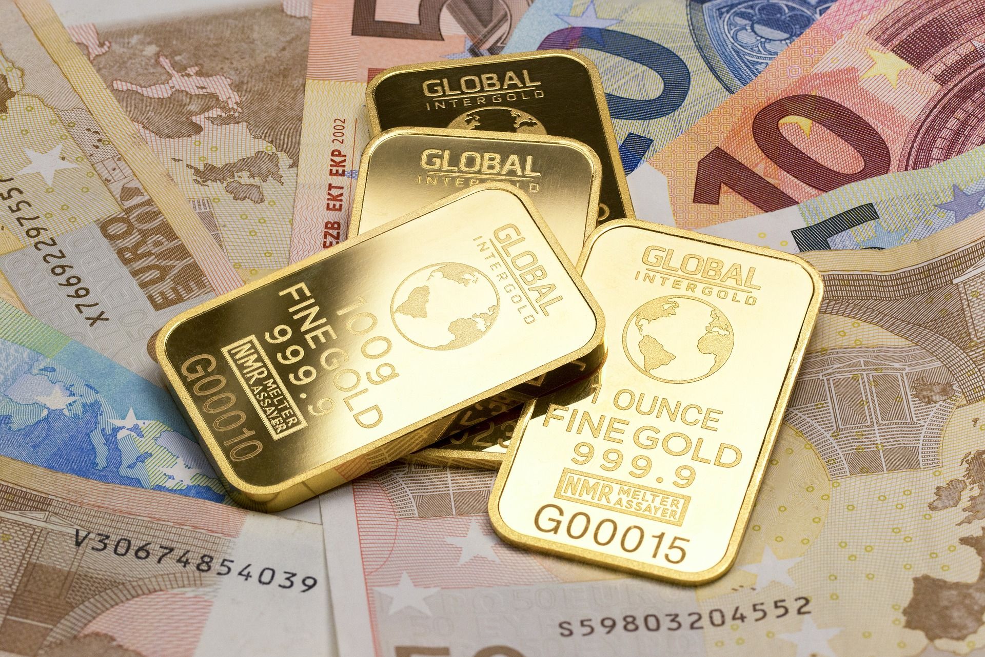 6 Perbedaan Emas Antam dan UBS, Pilih yang Mana?